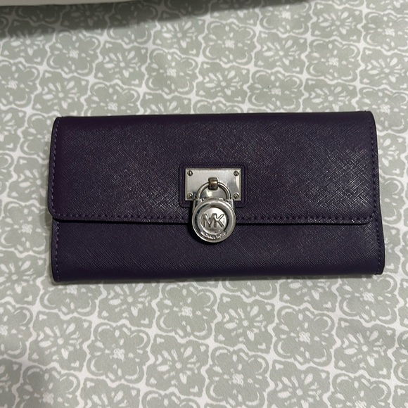 MK Wallet - Picture 1 of 9